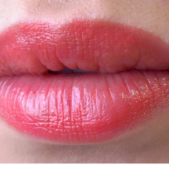 Lise Watier Hydra Balm Coral Paradise - smudged - Picture 6 of 6